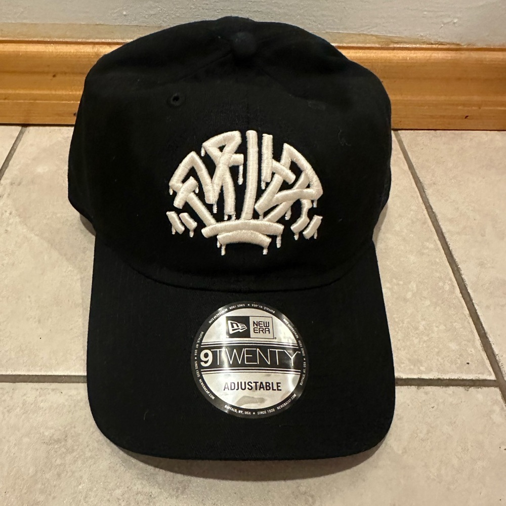 Black baseball cap